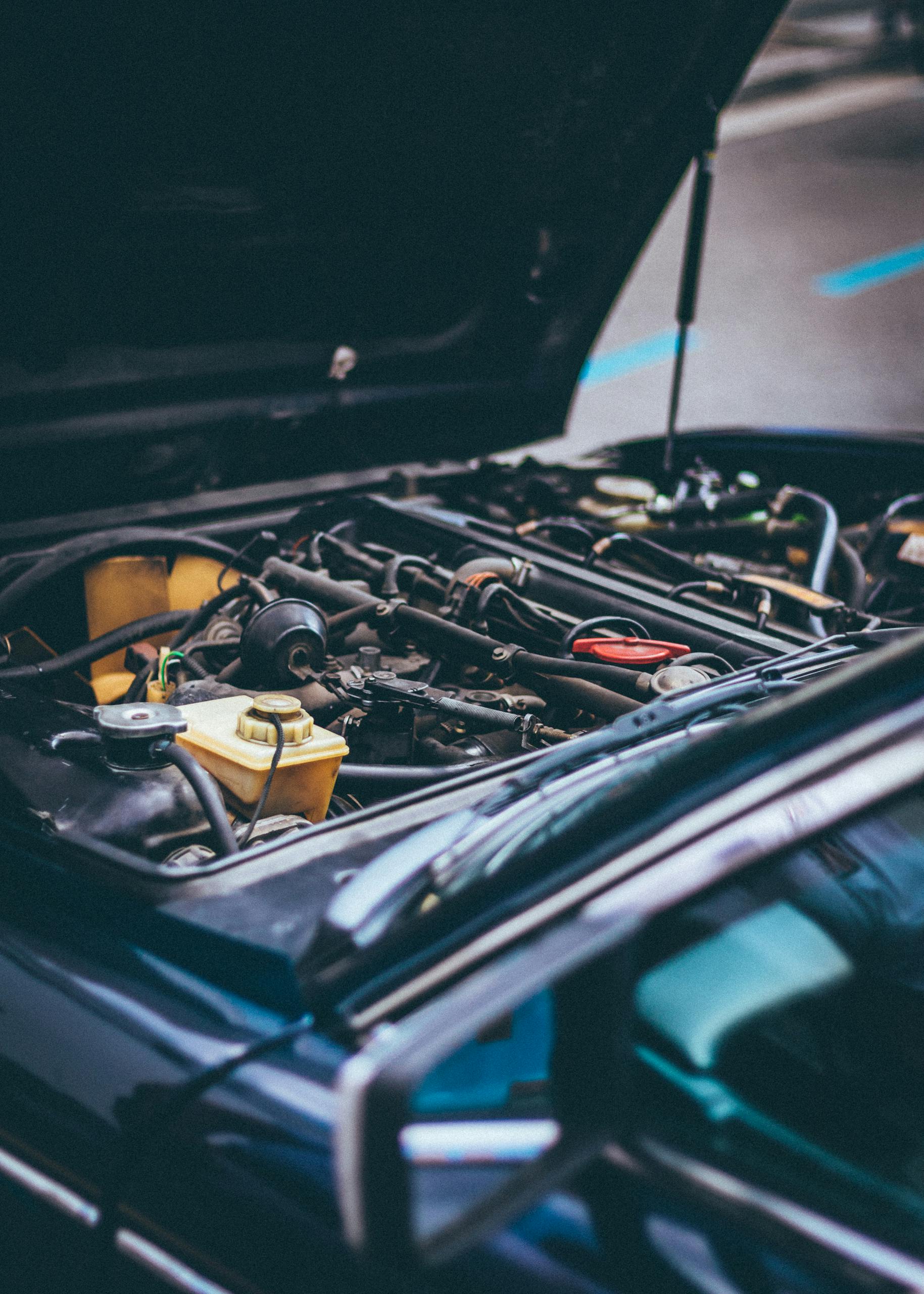 Cómo identificar si tu carro tiene una fuga de aceite