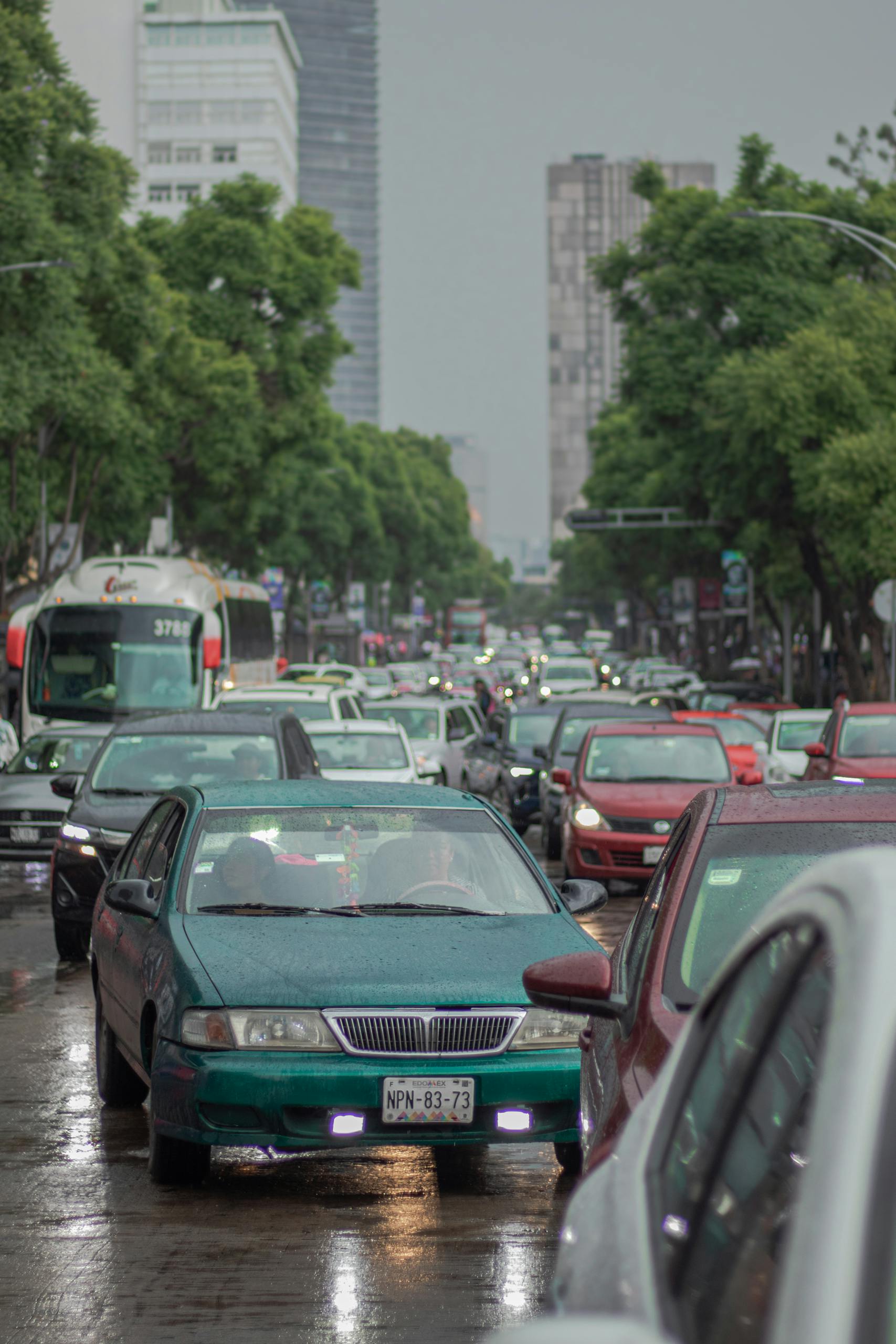 Cómo reducir downtime en una flota usando IA, GPS y mantenimiento inteligente